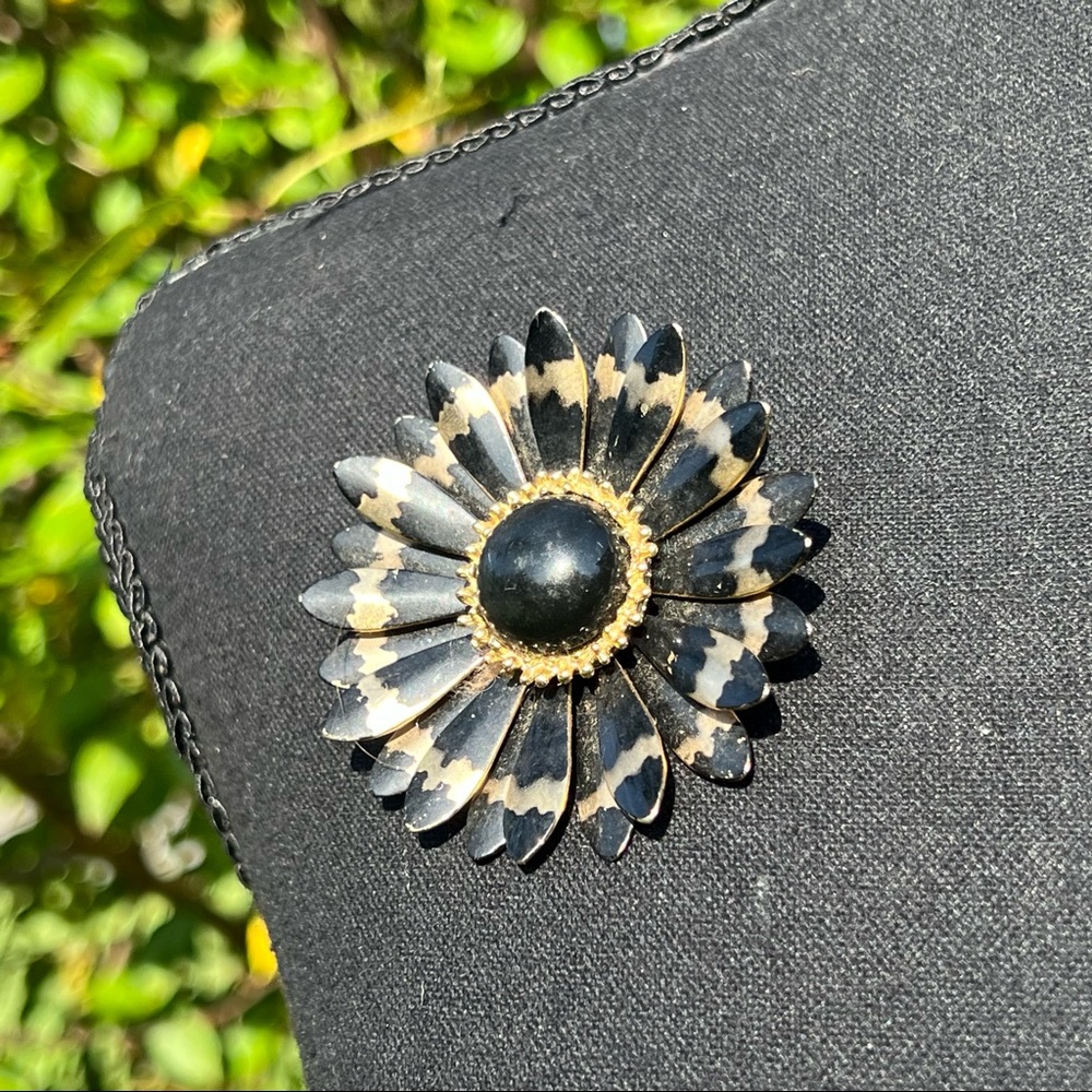 & Vintage Black & Gold Metal Flower Brooch
